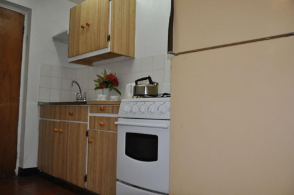 Carib Blue Apartments Oistins Ruang foto